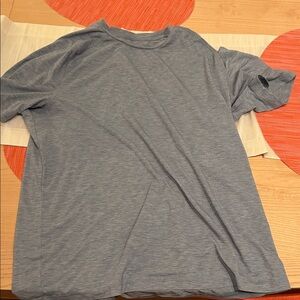 GAP Heather Gray Short Sleeve Tee synthetic build!